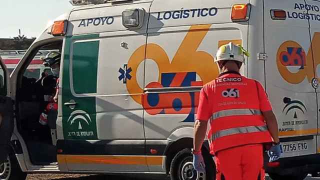 Mueren dos personas tras volcar un autobús cuando iban a la recogida del ajo a Antequera