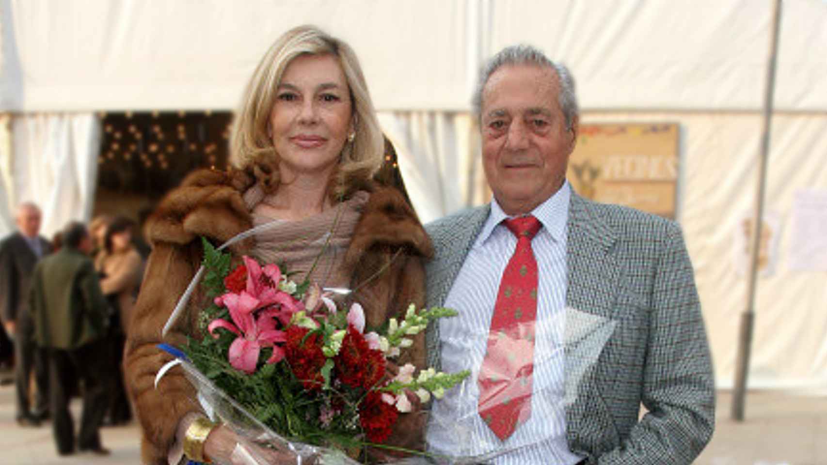 Miguel Báez 'El Litri' junto a su mujer, Conchita, en una imagen de archivo.