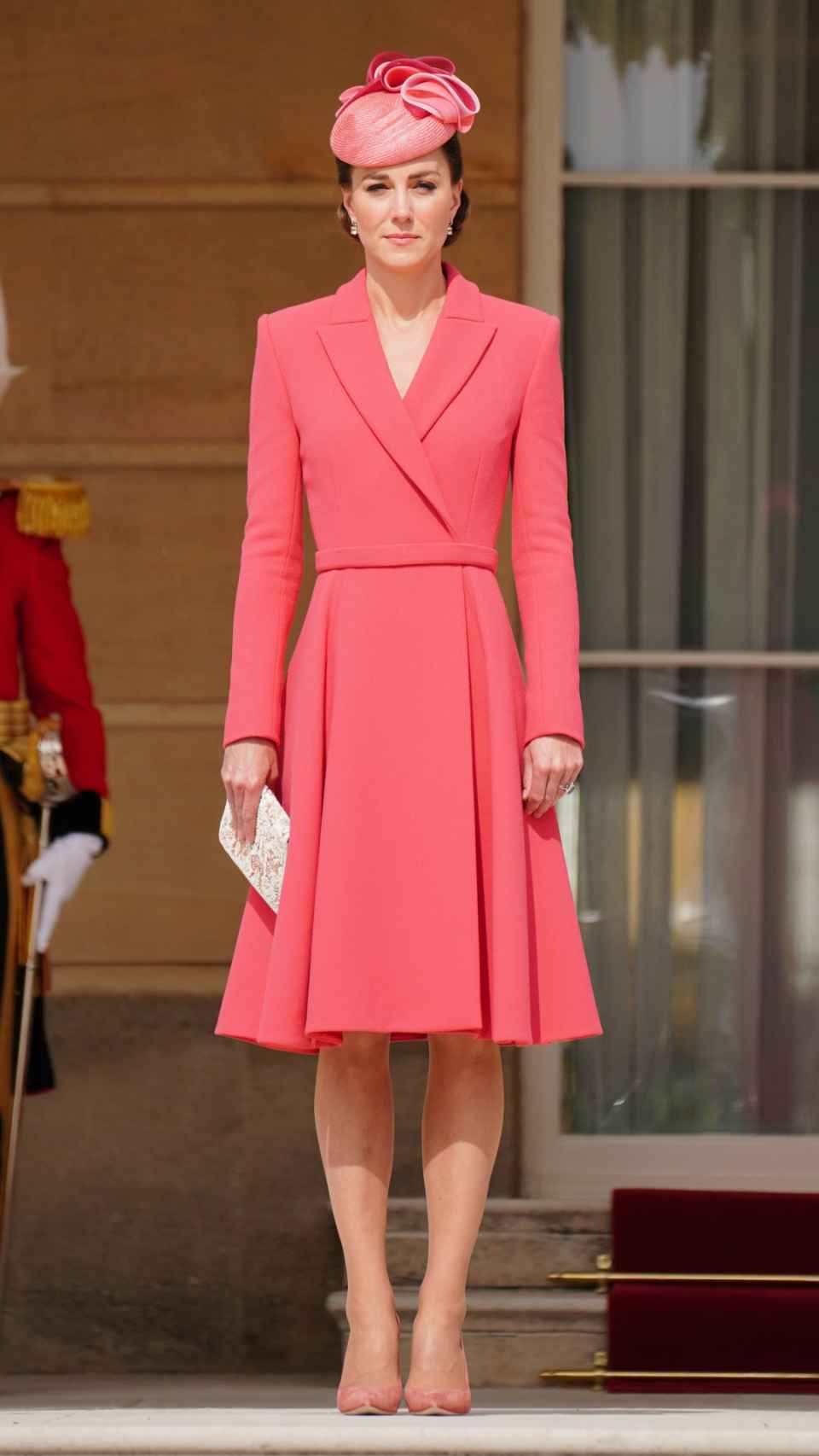 La duquesa de Cambridge lleva vestido de Emilia Wickstead.