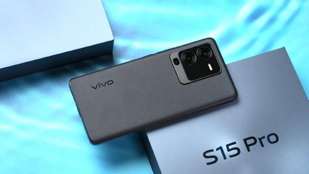 Vivo S15 en negro