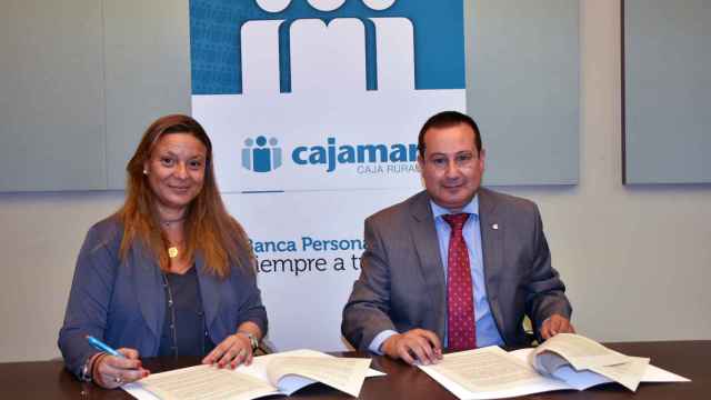 Firma del convenio entre Cajamar y Grupo Fissa