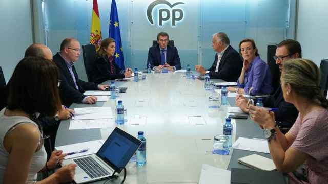 Alberto Núñez Feijóo, este miércoles junto a los miembros de la Junta Directiva Nacional del PP.