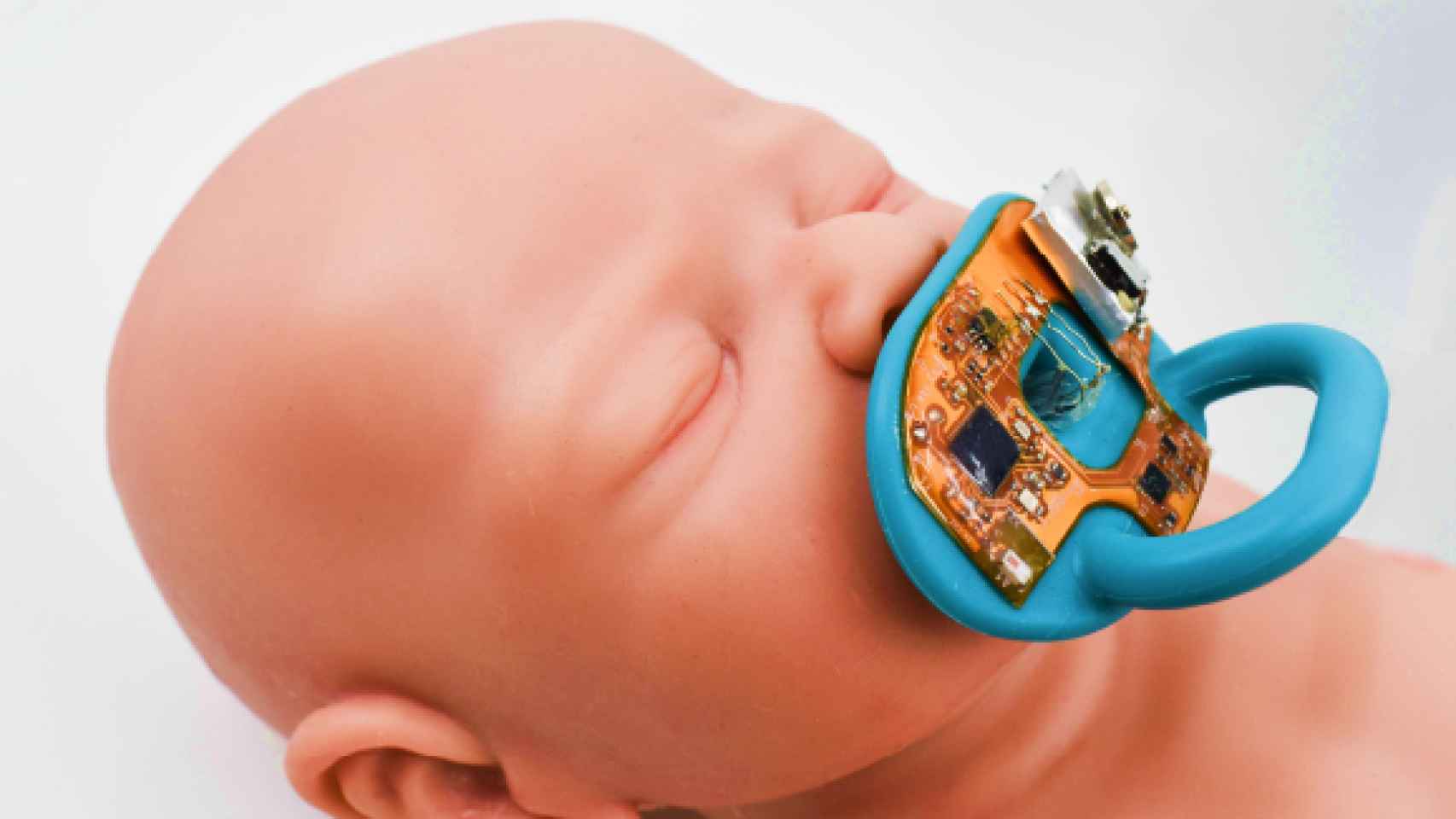 Este chupete es un 'Apple Watch' para bebés prematuros: les vigila