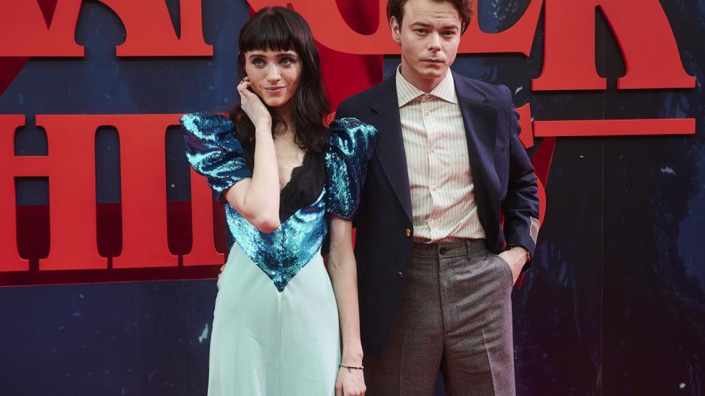 Charlie Heaton y Natalia Dyer presentando en Madrid la cuarta temporada de 'Stranger Things'.