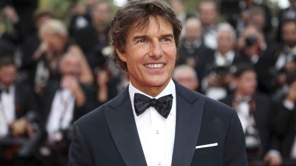 A few weeks before his 60th birthday, Tom Cruise looks very rejuvenated.