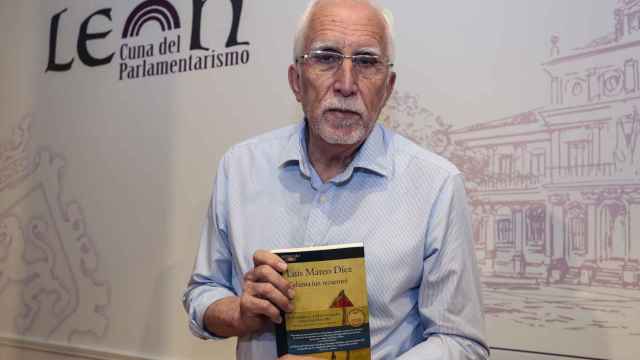 Luis Mateo Díez presenta su libro 'Celama (un recuento)', en la Feria del Libro de León.