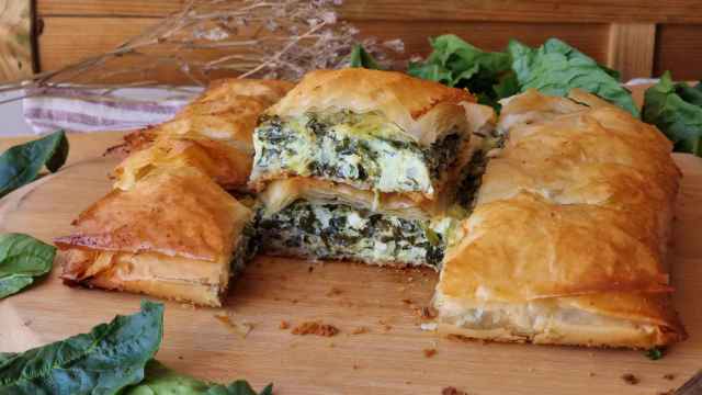Pastel griego de espinacas y queso, aprende a hacer Spanakopita