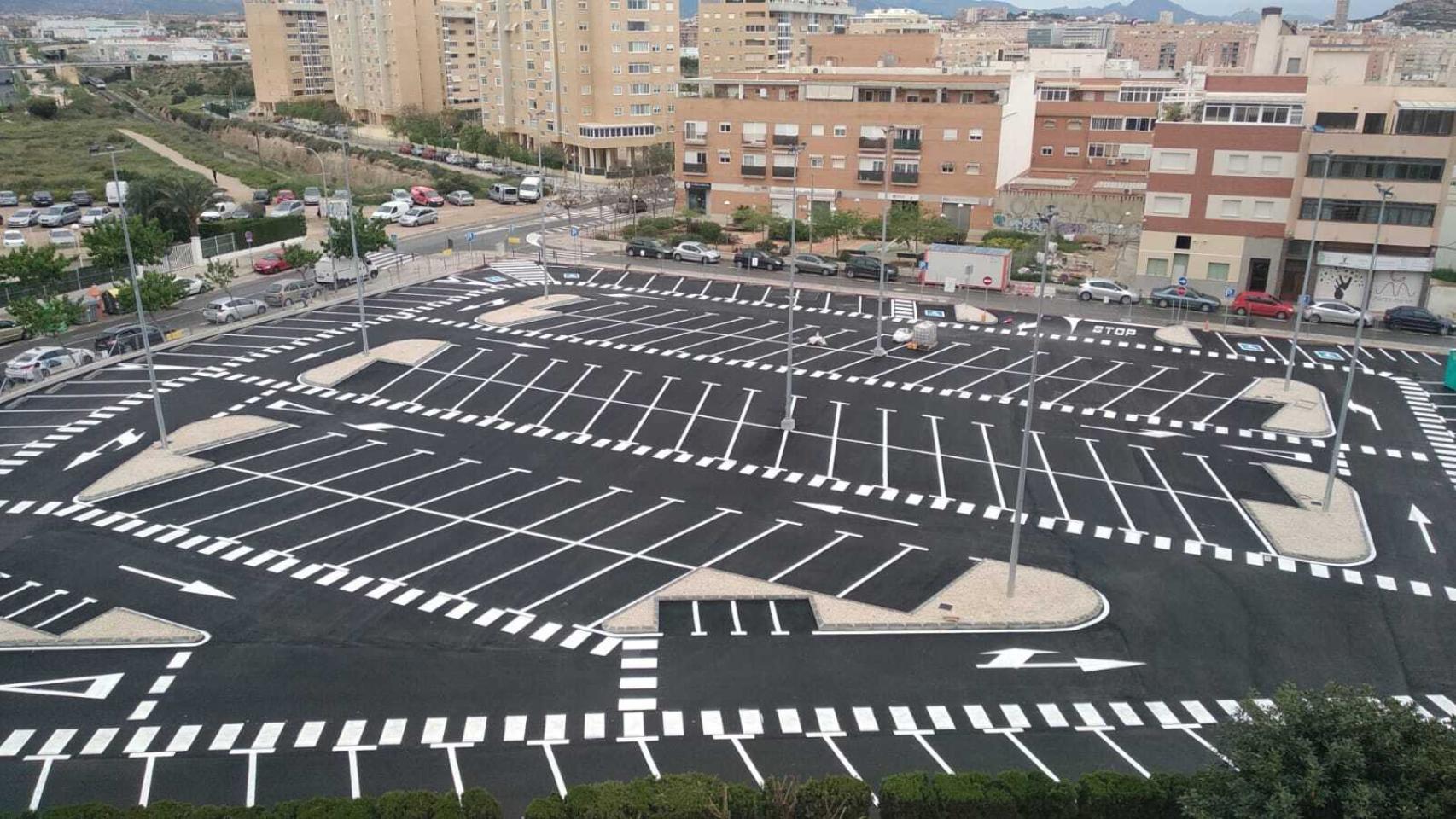 Alicante abre dos aparcamientos gratuitos en San Gabriel para desplazarse al centro en bus