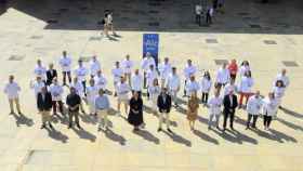 Los representantes de los 35 locales adheridos a la marca 'Alicante Ciudad del Arroz', este lunes.