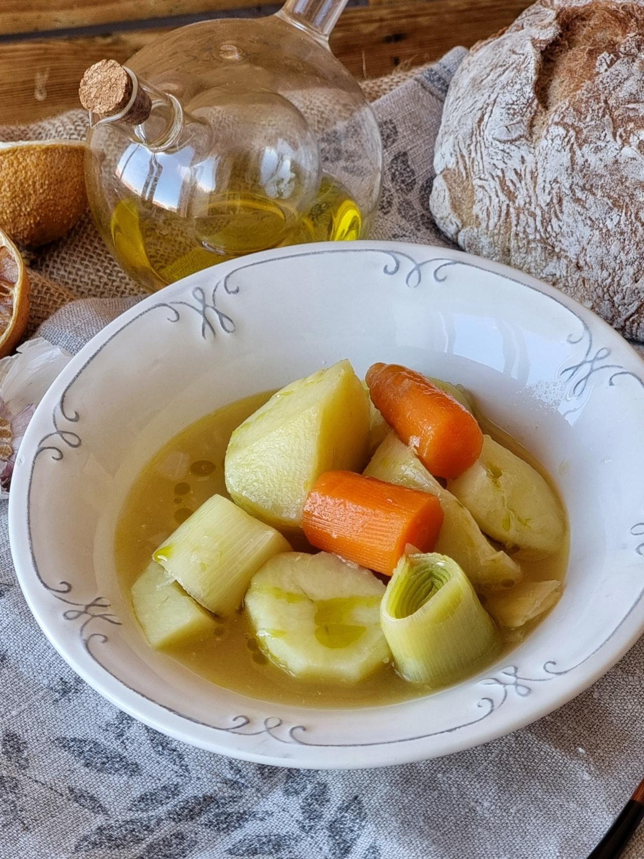 Porrusalda Vasca, Receta Fácil De Sopa Tradicional