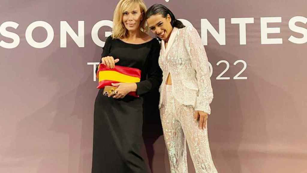 María Eizaguirre y Chanel en Eurovisión.