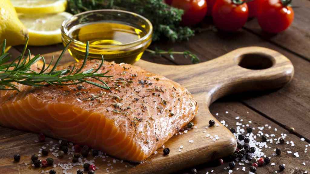 Un lomo de salmón, un alimento importante en el dieta atlántica.