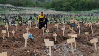 Guerra Ucrania - Rusia | Cementerio en Mariúpol