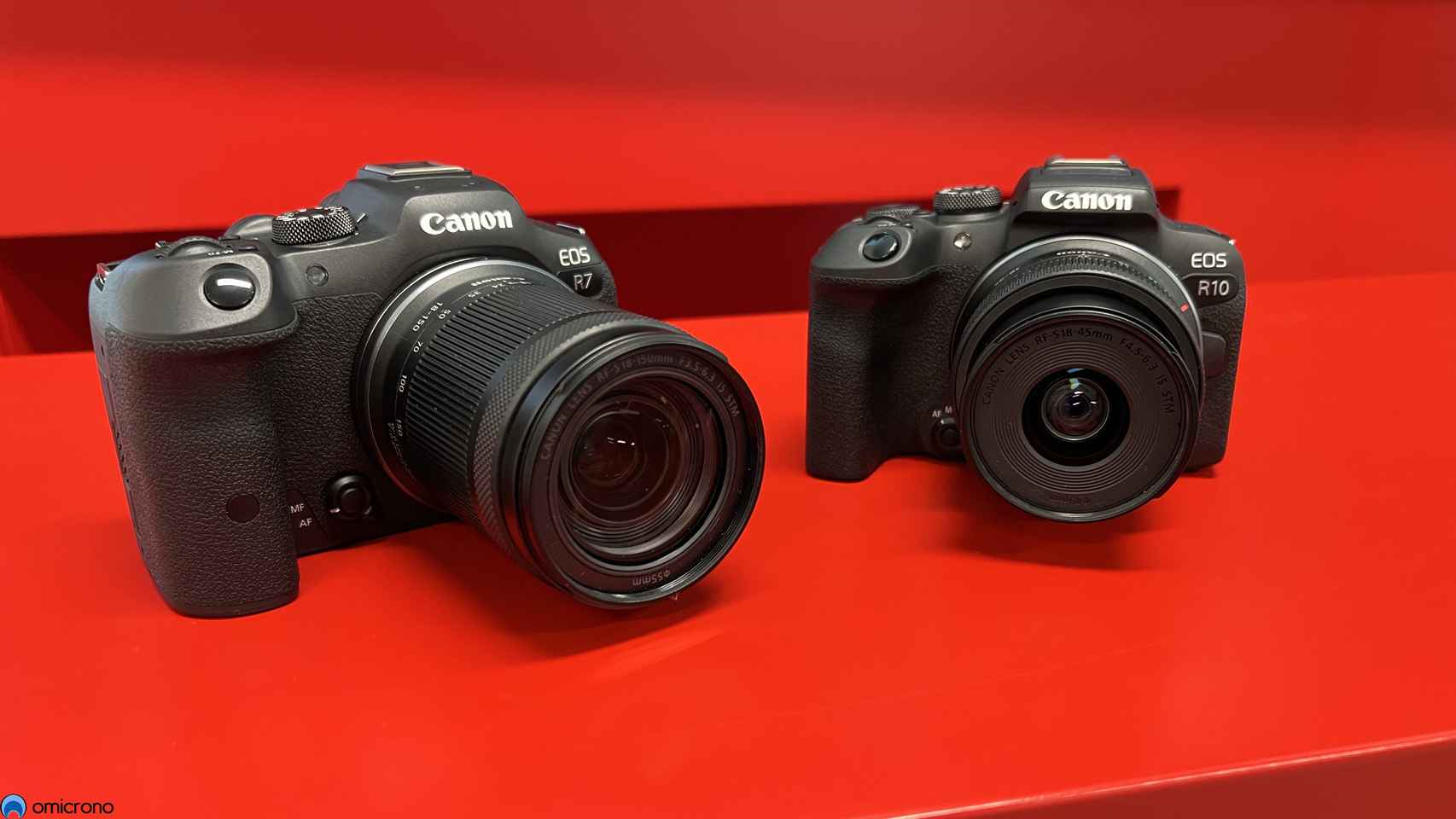 Cámara Canon Mirrorless EOS R10 con lente de 18-150 mm