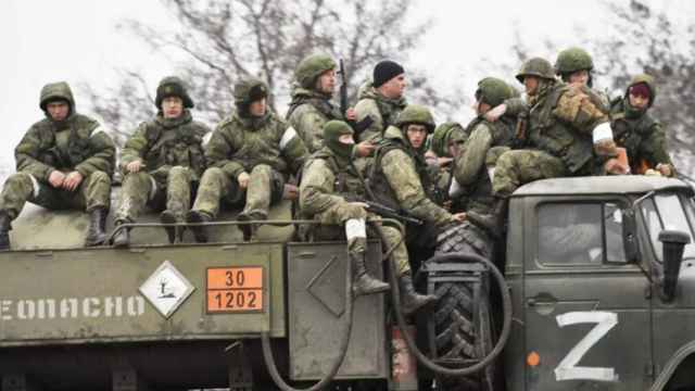 Un grupo de militares rusos durante la invasión en Ucrania.