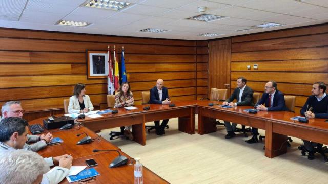 María González Corral en la reunión con el CyLOG.