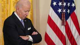 Joe Biden firma una orden ejecutiva para reformar la policía federal y local este miércoles.