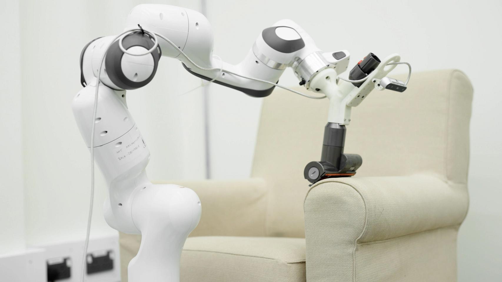 Los robots domésticos de limpieza se hacen inteligentes, así están  evolucionando