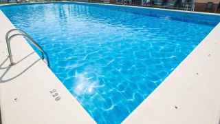 Muere ahogado un bebé inglés de 19 meses al caer a una piscina privada de Alicante