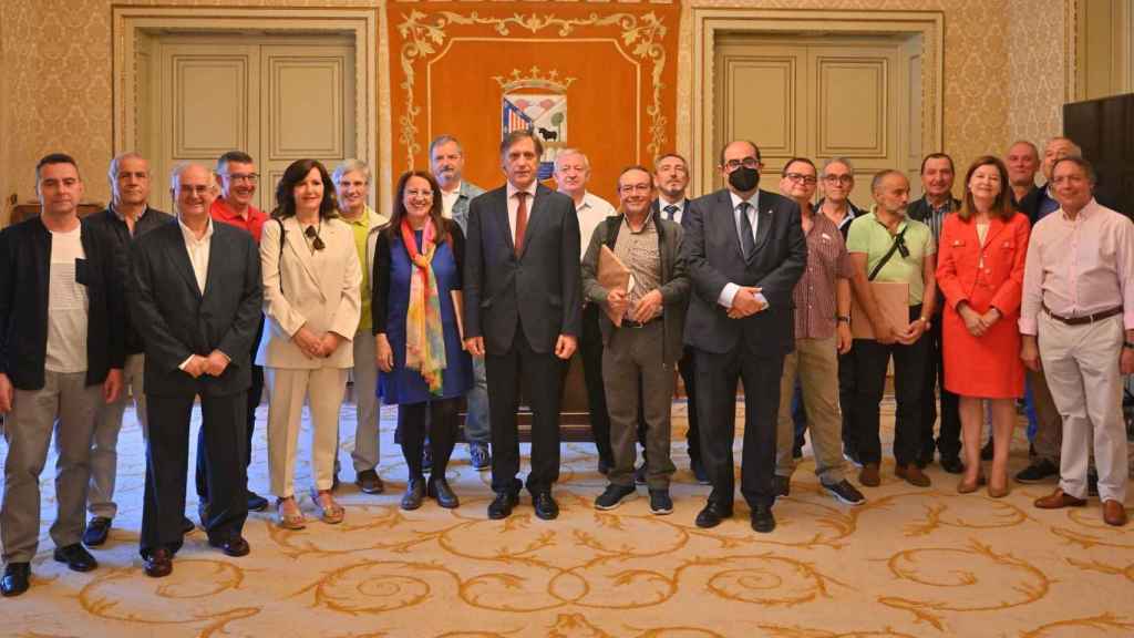 El Ayuntamiento de Salamanca homenajea a 41 funcionarios jubilados
