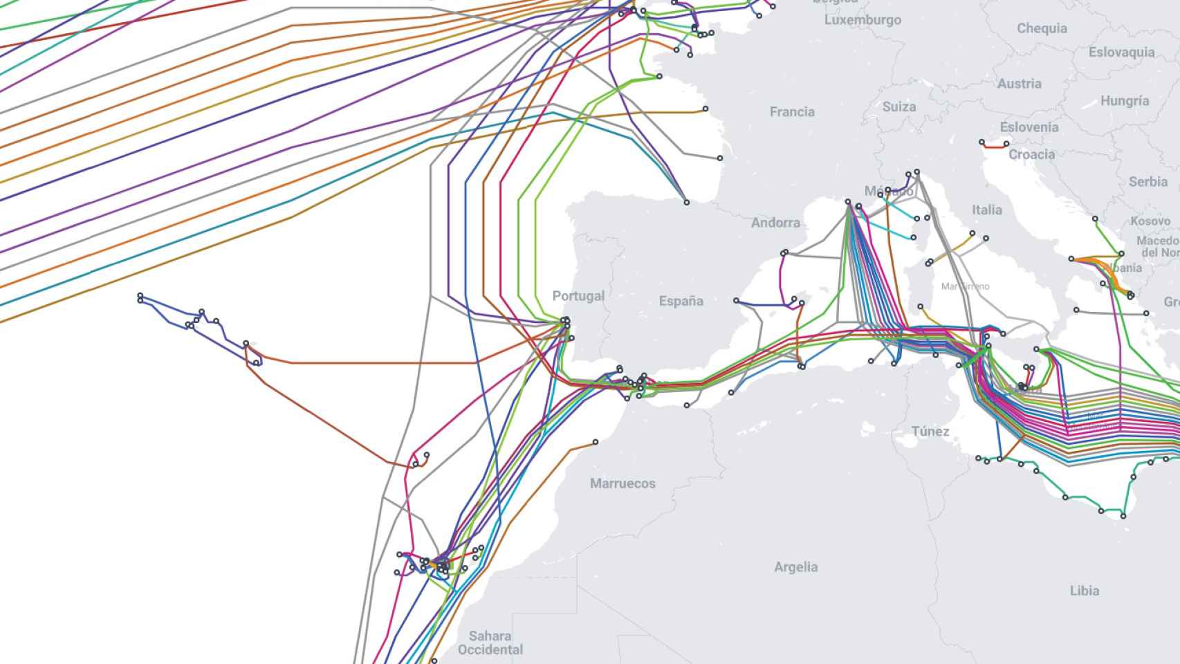 Mapa con los distintos cables submarinos que conectan a España con el mundo, actualizado a mayo de 2022. Fuente: Submarine Cable Map