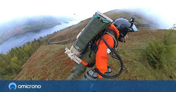Impressive video where they climb a mountain nearly 1,000 meters with jetpacks