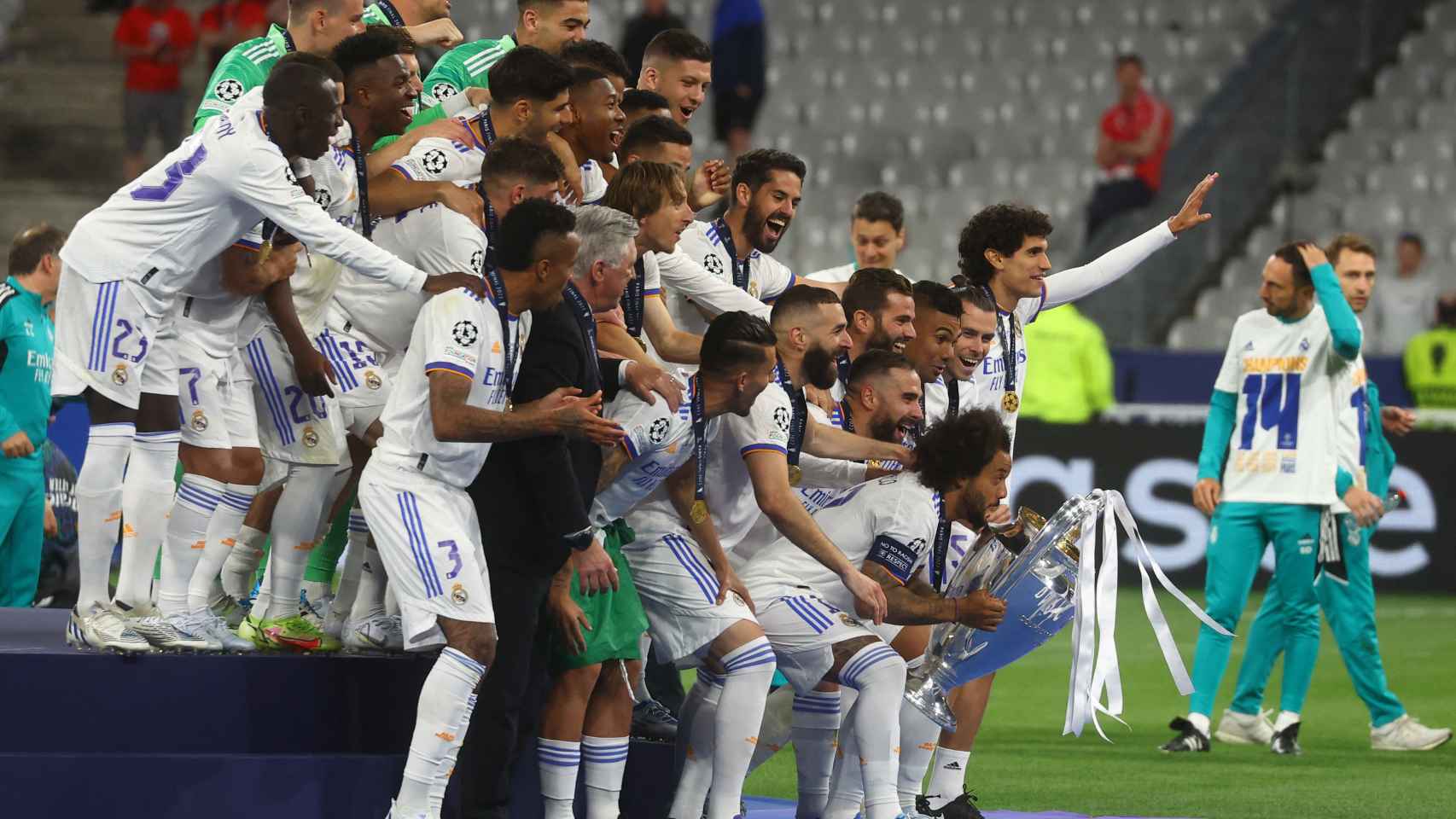 Marcelo levanta la decimocuarta Copa de Europa del Real Madrid
