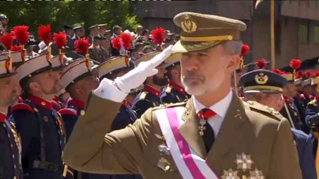 Los Reyes presiden el Día de las Fuerzas Armadas en Huesca