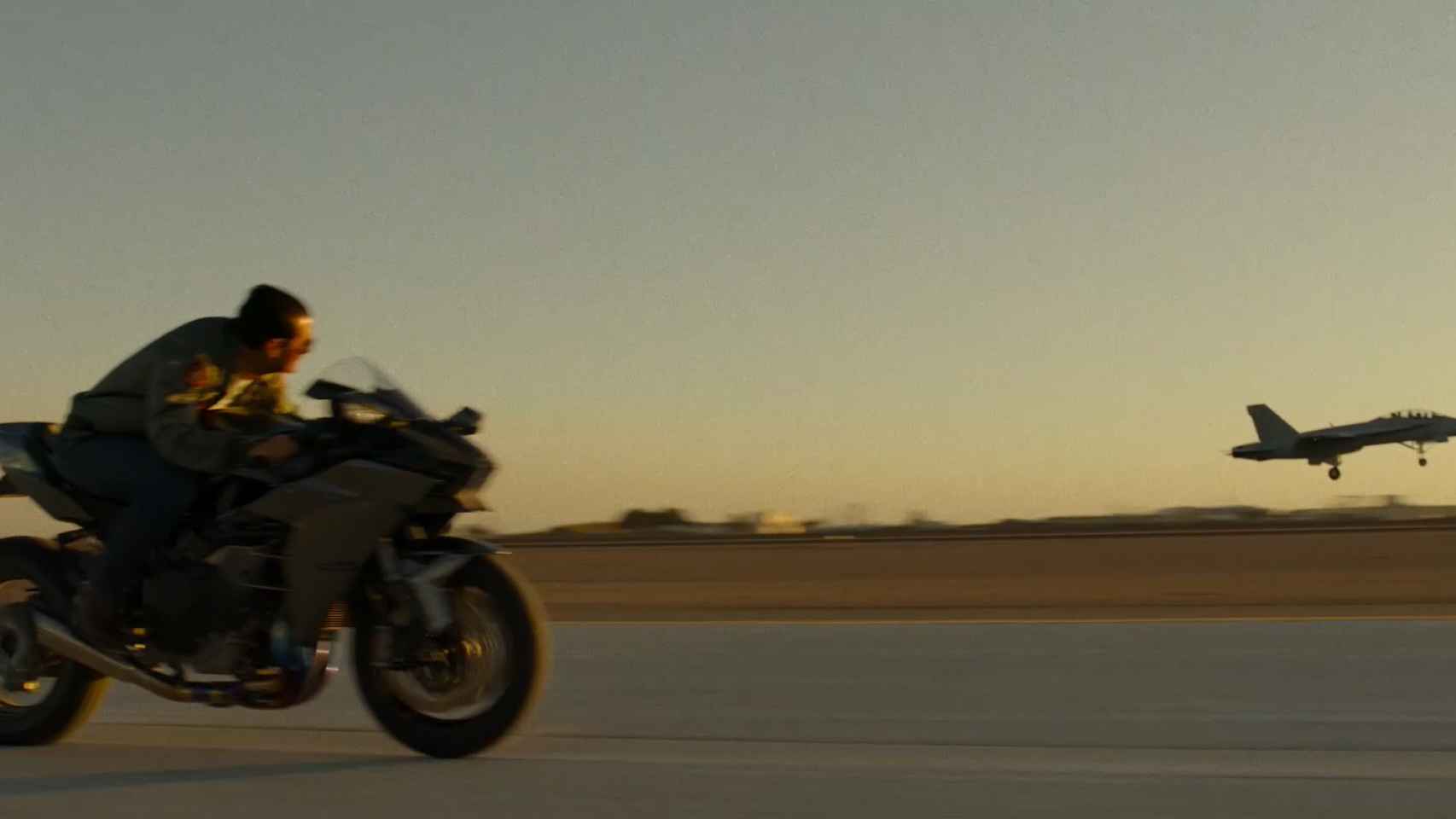 Tom Cruise, un apasionado de las motos; en la vida real y en el cine