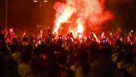 Aficionados del Real Madrid celebran La Decimocuarta en Cibeles