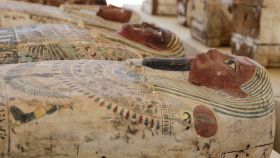Detalle de los nuevos sarcófagos de madera hallados en Saqqara.