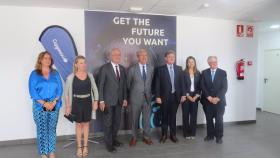 Foto de familia la apertura de la empresa Capgemini en Málaga TechPark.