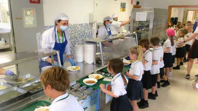 El menú vegetariano, cada vez más popular en los comedores escolares de Alicante