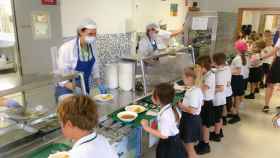 El menú vegetariano, cada vez más popular en los comedores escolares de Alicante