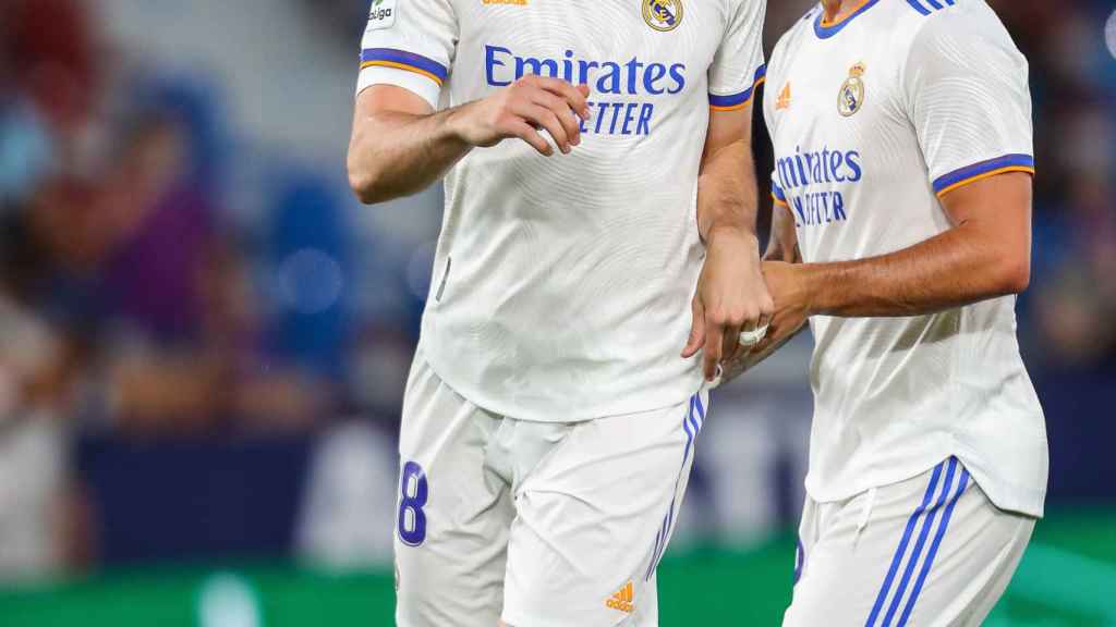 Bale e Isco, en un partido del Real Madrid de la temporada 2021/2022