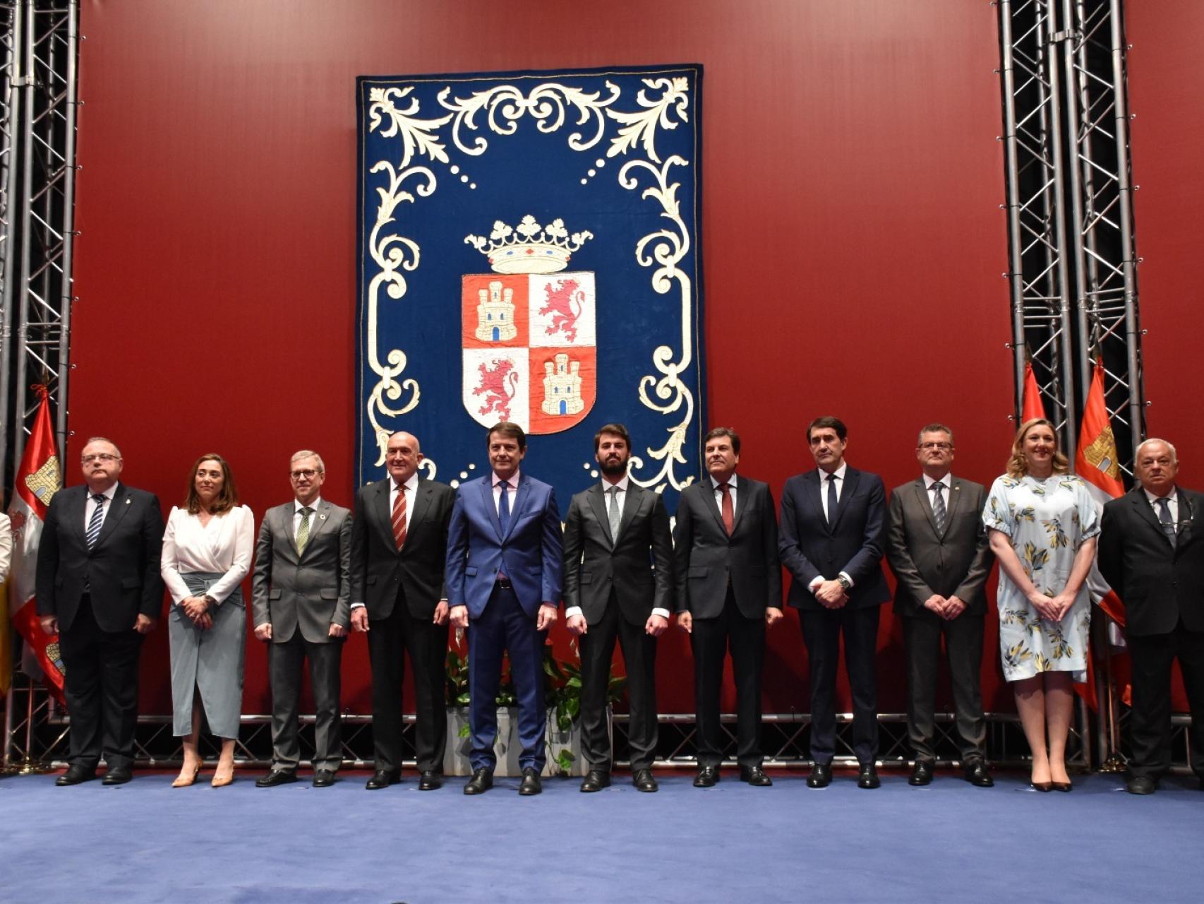 Los consejeros de la Junta tras su toma de posesión.