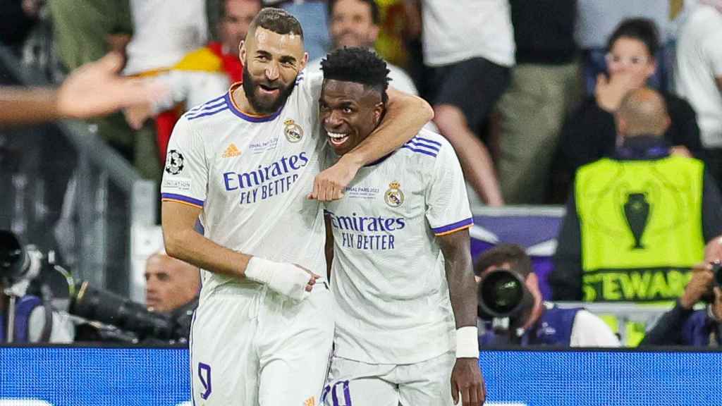 Benzema y Vinicius, celebrando el gol de La Decimocuarta del Real Madrid