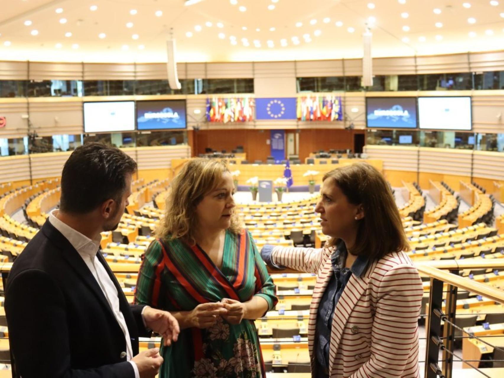 El dirigente socialista, Luis Tudanca, y la eurodiputada Iratxe García, este miércoles en Bruselas.