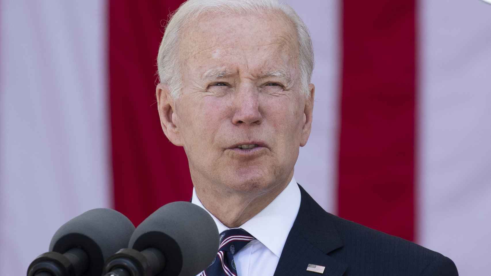 El presidente de los Estados Unidos, Joe Biden, pronuncia un discurso en Arlington, Virginia.