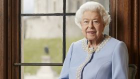 La reina Isabel II, en su nuevo posado oficial por el Jubileo de Platino.