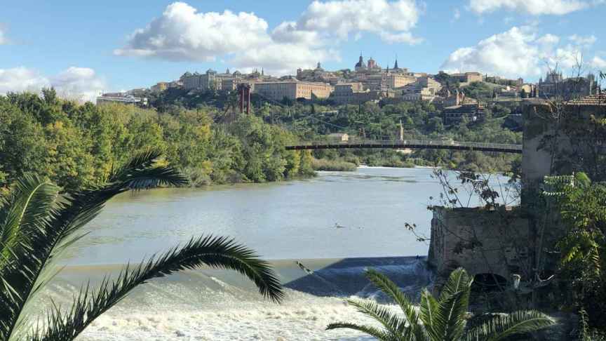 Vista de Toledo, con el río Tajo por medio, donde se instaló Alfonso VI tras ser desterrado y donde hizo gran amistad con Al-Mamum, penúltimo rey moro.