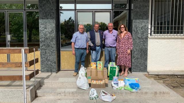 Anpe Salamanca hace entrega de los productos recogidos para los niños ucranianos