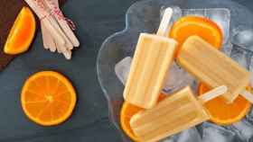 Unos helados elaborados con zumo de naranja.