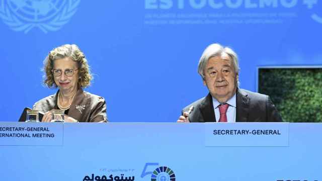 La directora ejecutiva del Programa de Medio Ambiente de ONU, Inger Andersen, junto al secretario general de Naciones Unidas, António Guterres, durante la cumbre Estocolmo +50 celebrada esta semana.