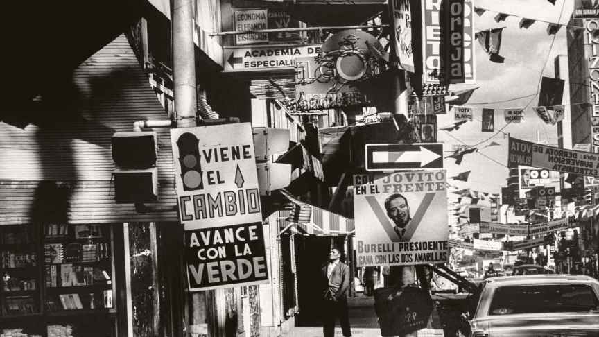 Paolo Gasparini: 'Campaña electoral', Avenida Urdaneta, Caracas, 1968