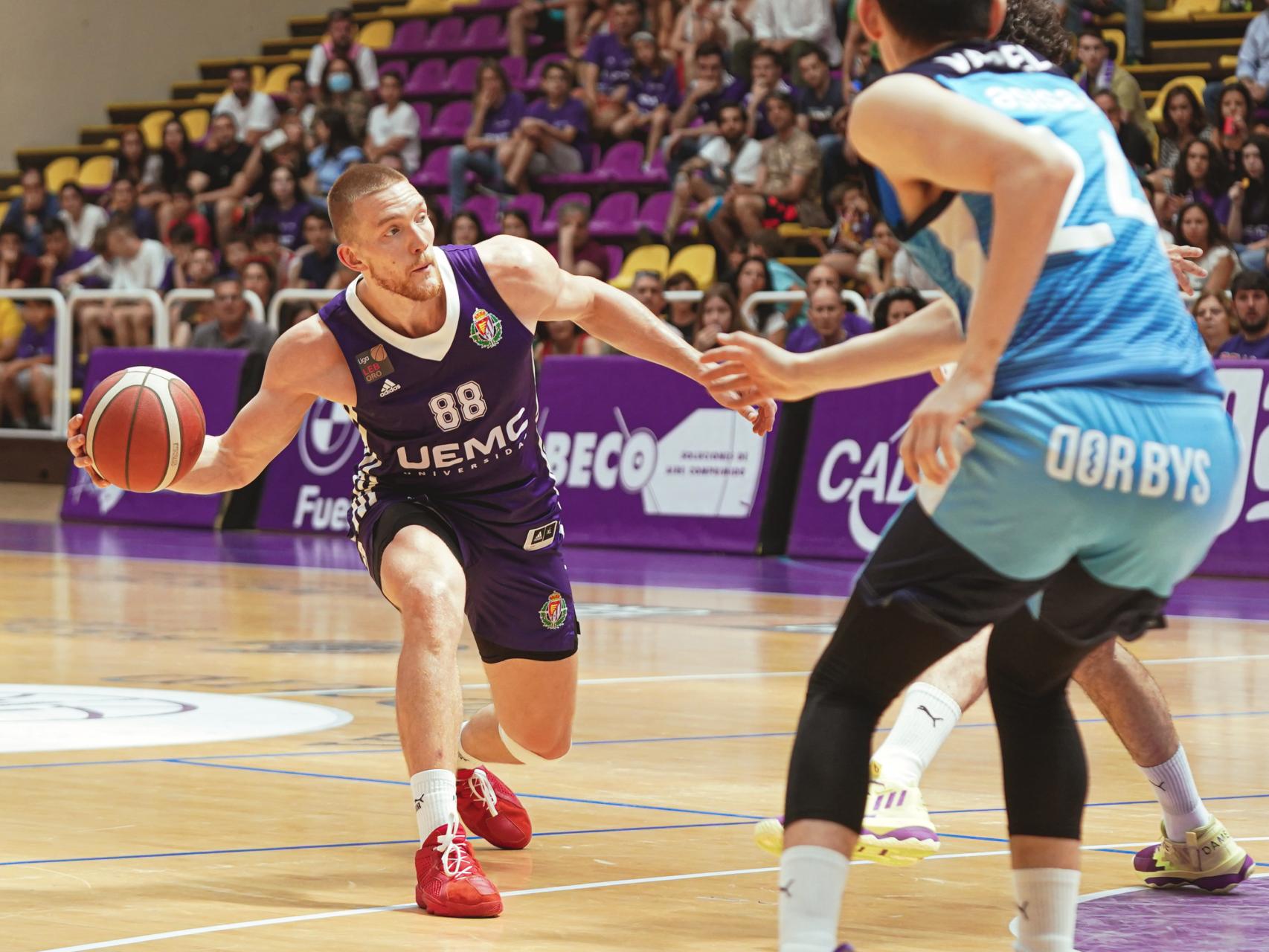 Imagen del partido entre el UEMC Real Valladolid Baloncesto y el Movistar Estudiantes, celebrado este domingo.