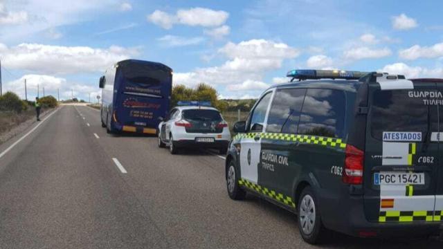 Autobús averiado en la ZA-324 a unos tres kilómetros de Ricobayo