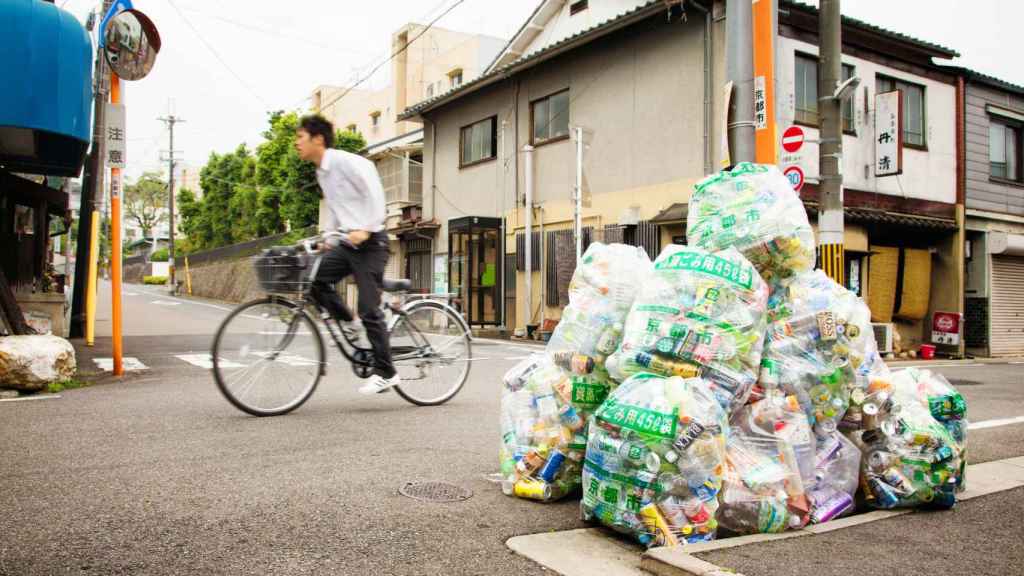 Punto de basura en una calle de Kyoto.