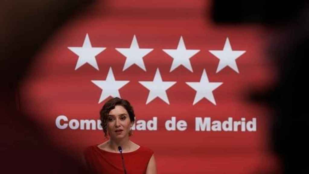 La presidenta de la Comunidad de Madrid, Isabel Díaz Ayuso, en rueda de prensa desde Puerta del Sol.