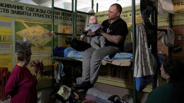 Las personas refugiadas en a planta de Azot.